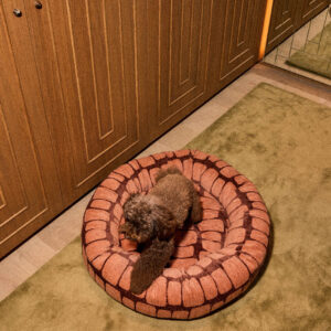 Staple stones round dog bed